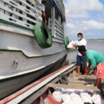 Expedição conclui entrega de treze toneladas de alimentos para pescadores da várzea em Santarém 12 IMG 1838 scaled 1