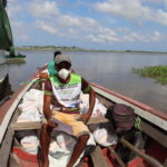 Expedição conclui entrega de treze toneladas de alimentos para pescadores da várzea em Santarém 14 IMG 1850 scaled 1