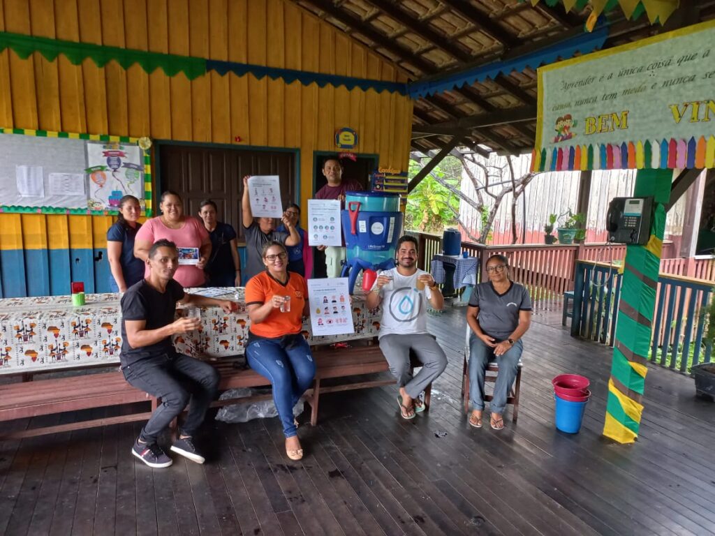 Filtros de água chegam às escolas de comunidades de várzea do Baixo Amazonas. Próxima etapa será nas aldeias MUNDURUKU impactadas pelos garimpos 6 Filtros 16 1