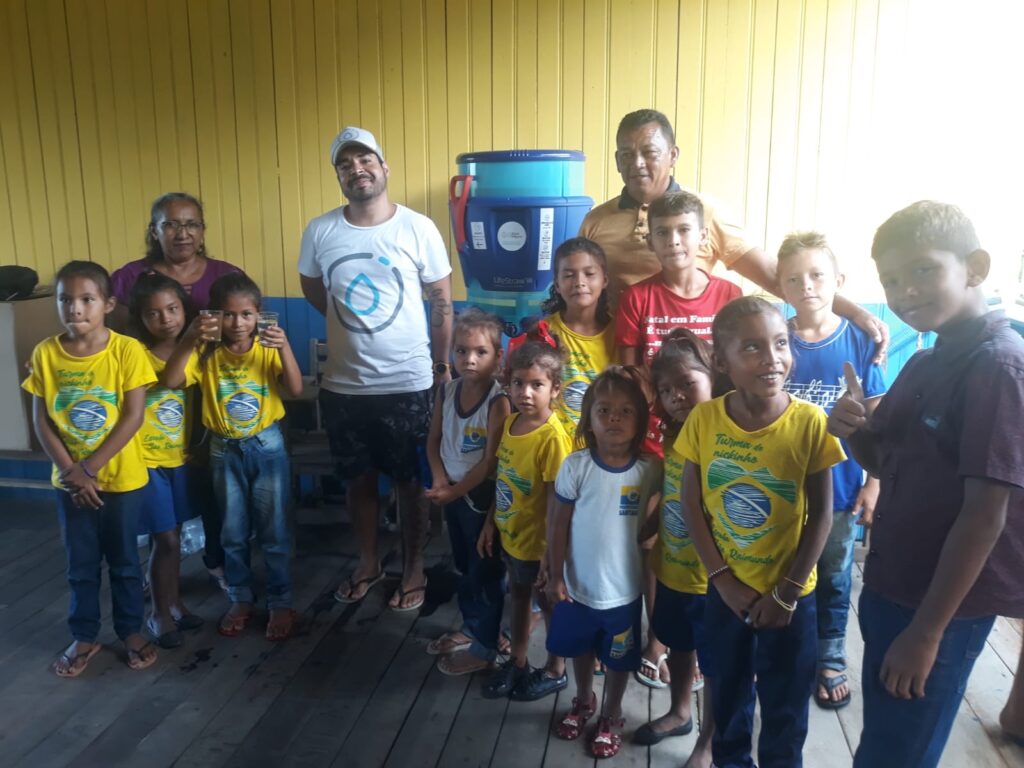 Filtros de água chegam às escolas de comunidades de várzea do Baixo Amazonas. Próxima etapa será nas aldeias MUNDURUKU impactadas pelos garimpos 12 Filtros 4 1