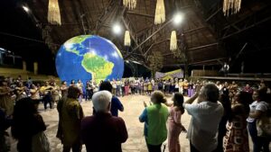Mais de trezentas lideranças da Amazônia discutem soluções para levar energia para populações da floresta 12 Energia e comunidades 12 1
