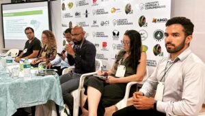 Mais de trezentas lideranças da Amazônia discutem soluções para levar energia para populações da floresta 9 Energia e comunidades 5 1