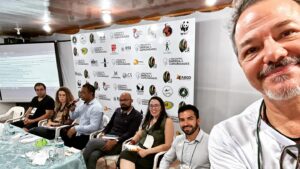 Mais de trezentas lideranças da Amazônia discutem soluções para levar energia para populações da floresta 8 Energia e comunidades 6 1