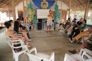 Jornalistas participam de imersão sobre comunicação e crise climática em Santarém 14 Formacao jornalistasDW 6 scaled 1