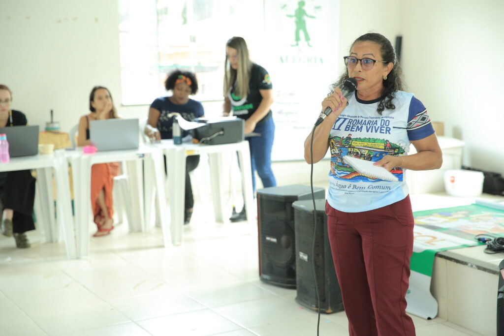 Jovens e mulheres discutem participação e protagonismo em cooperativas e associações da agricultura familiar no Tapajós 6 Mulheres empreendedoras 4 scaled 1