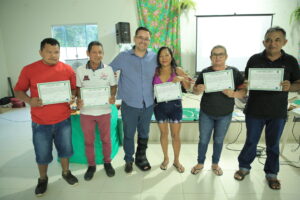 Parcerias governamentais impulsionam e escutam mulheres e jovens recém-formados em cooperativismo e associativismo da agricultura familiar agroextrativista 16 7Q6A0207 scaled 1