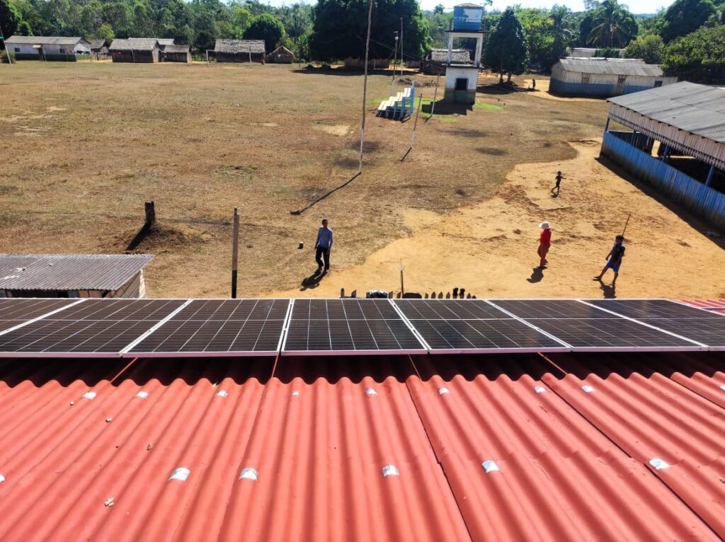 Unidades Básicas de Saúde Indígena (UBSI) do alto Tapajós recebem instalações de energia solar e passam a atender mais de 10 mil indígenas com energia limpa 6 Energia solar mundurukus 9 1