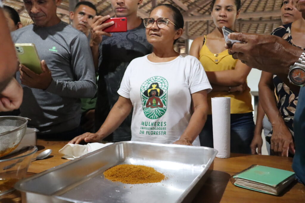 Oficina capacita meliponicultores comunitários para aproveitamento de própolis e pólen de abelhas nativas sem ferrão 8 IMG 7450 1