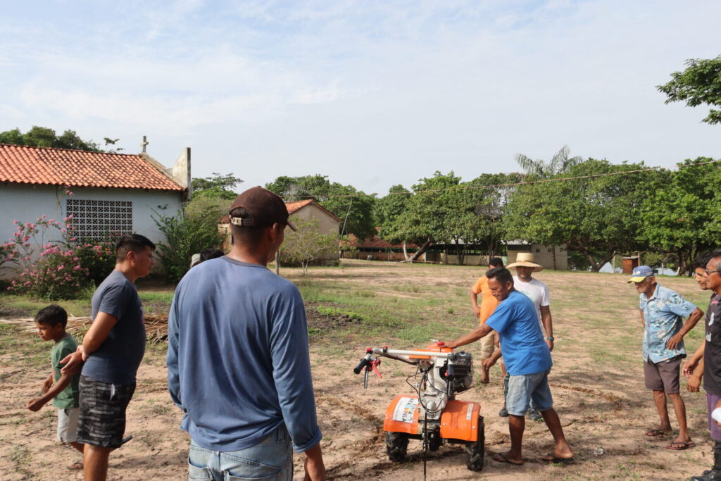 Projeto Saúde e Alegria capacita produtores com uso de motocultivadores para ampliar cultivo agrícola em sistemas florestais 10 IMG 9072 scaled 1