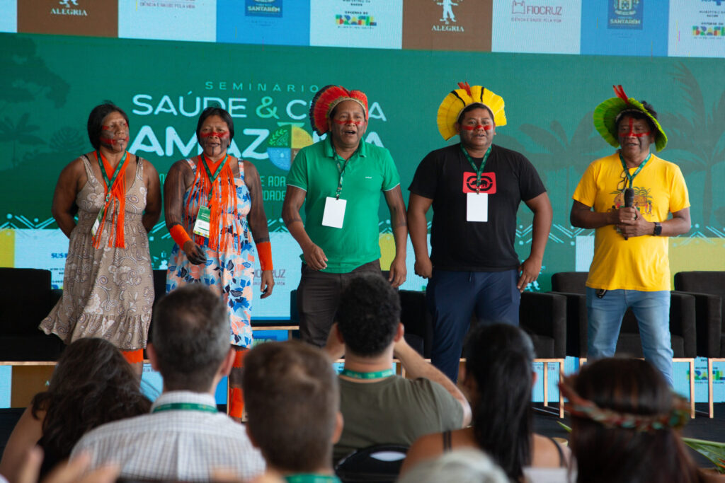 Primeiro dia de seminário sobre Saúde e clima na Amazônia inicia diálogo coletivo unindo comunidades, governo e ciência em Santarém 30 U6A0030 scaled 1