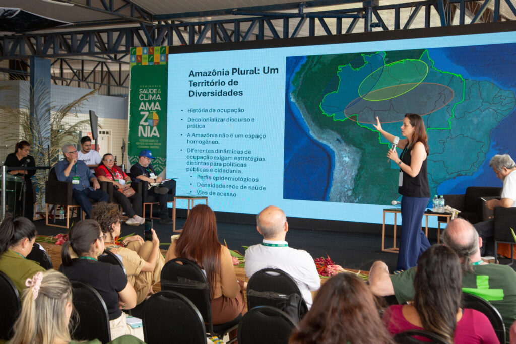 Primeiro dia de seminário sobre Saúde e clima na Amazônia inicia diálogo coletivo unindo comunidades, governo e ciência em Santarém 12 U6A0636 scaled 1