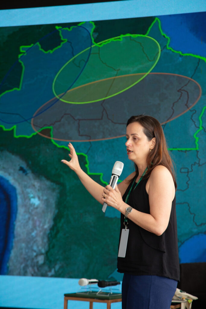 Primeiro dia de seminário sobre Saúde e clima na Amazônia inicia diálogo coletivo unindo comunidades, governo e ciência em Santarém 13 U6A0641 scaled 1