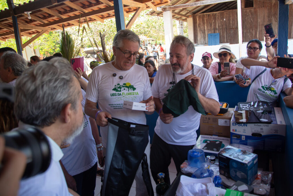 Com a presença do Ministro da Saúde, mais uma UBS DA FLORESTA é inaugurada e pode virar referência para políticas adaptadas de saúde para Amazônia 20 U6A2091 1 scaled 1