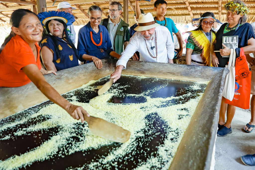 Presidente Lula conhece tecnologias sociais e propostas de territórios para saúde, cidadania e clima no Tapajós 7 Ricardo Stuckert 9 scaled 1