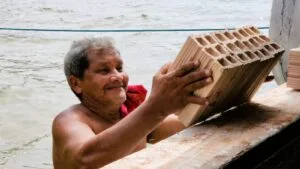 Aldeia Solimões recebe materiais para construção do estúdio da rádio Sapucaia 3 Solimoes 7 1